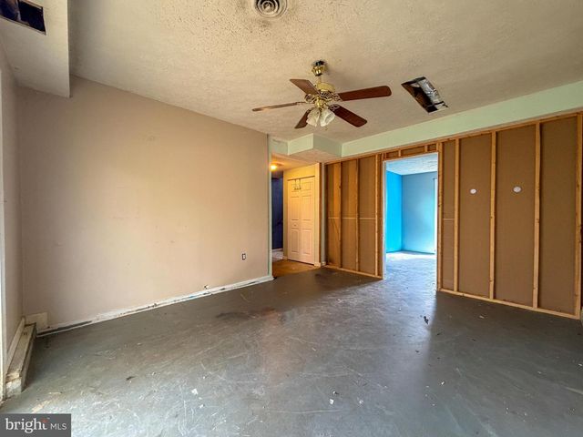 380 WENDOVER DR, Bunker Hill, WV 25413