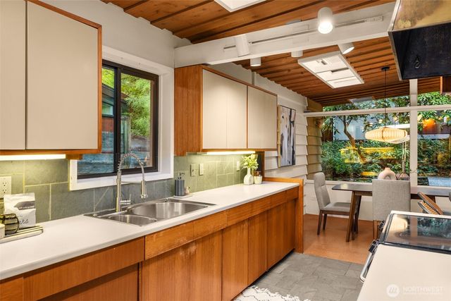 13347 12th Avenue NE, Seattle, WA 98125