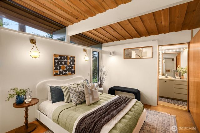 13347 12th Avenue NE, Seattle, WA 98125