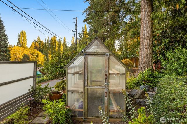 13347 12th Avenue NE, Seattle, WA 98125