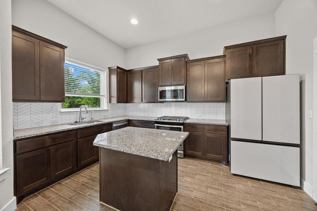 9805 McKnight LOOP 38, Austin, TX 78717