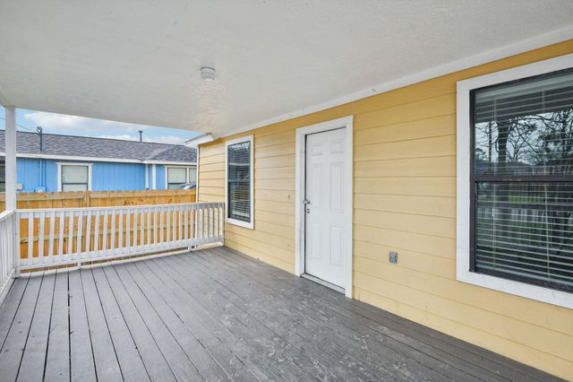 1409 Fairbanks Street, Houston, TX 77009