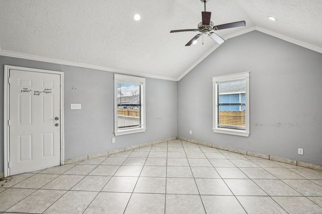 1409 Fairbanks Street, Houston, TX 77009