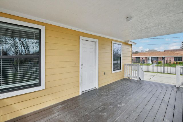 1409 Fairbanks Street, Houston, TX 77009