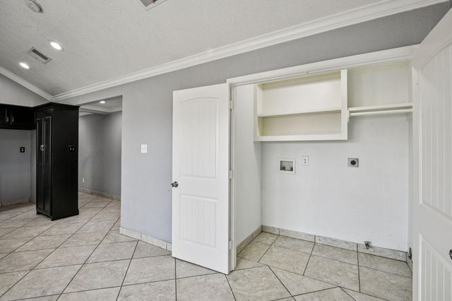 1409 Fairbanks Street, Houston, TX 77009