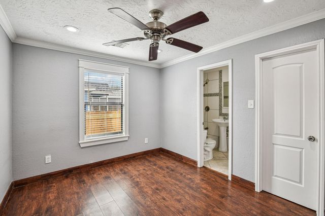 1409 Fairbanks Street, Houston, TX 77009