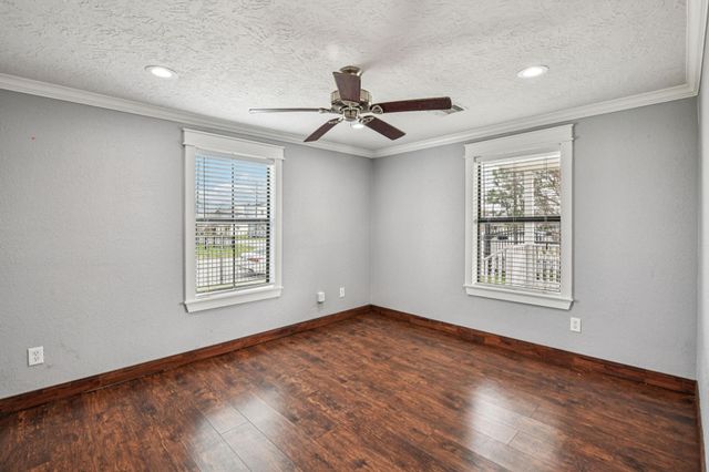 1409 Fairbanks Street, Houston, TX 77009