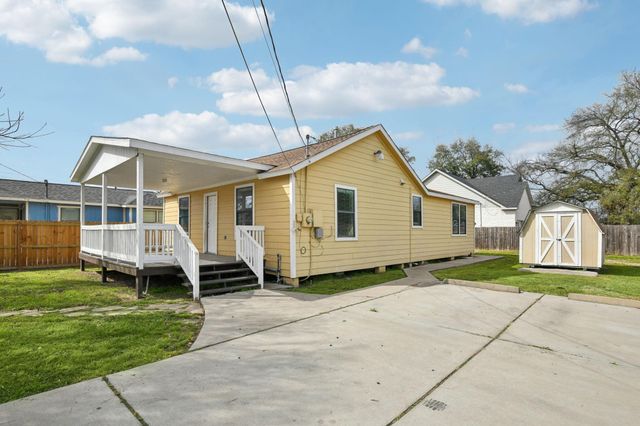 1409 Fairbanks Street, Houston, TX 77009