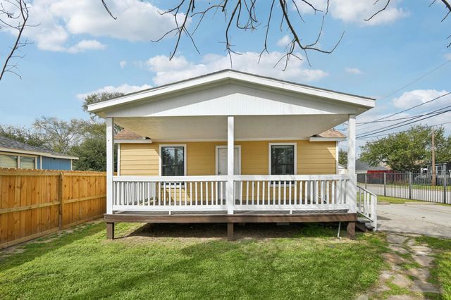 1409 Fairbanks Street, Houston, TX 77009