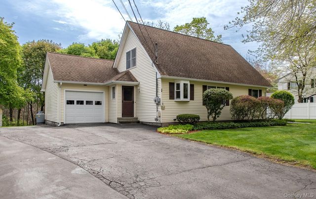 34 Appletree Drive, Rhinebeck, NY 12572