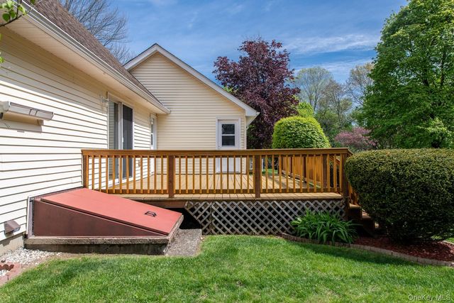34 Appletree Drive, Rhinebeck, NY 12572
