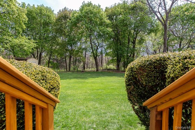 34 Appletree Drive, Rhinebeck, NY 12572