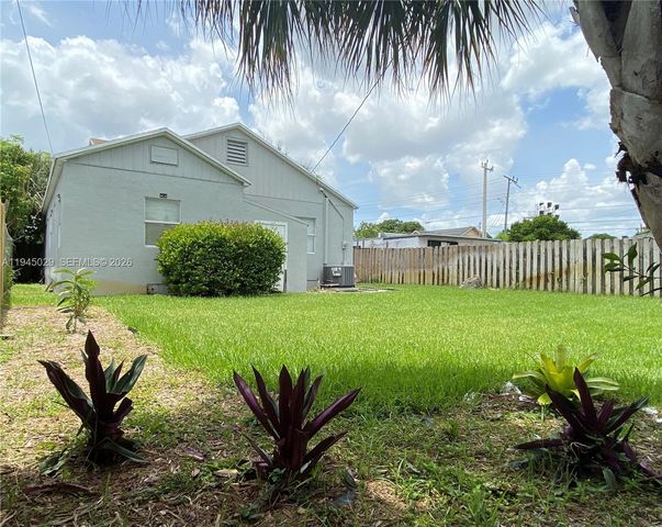 643 33rd St, West Palm Beach, FL 33407