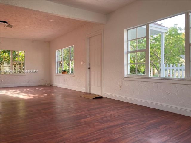 643 33rd St, West Palm Beach, FL 33407