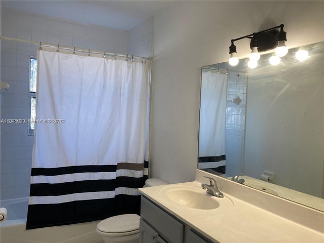 643 33rd St, West Palm Beach, FL 33407