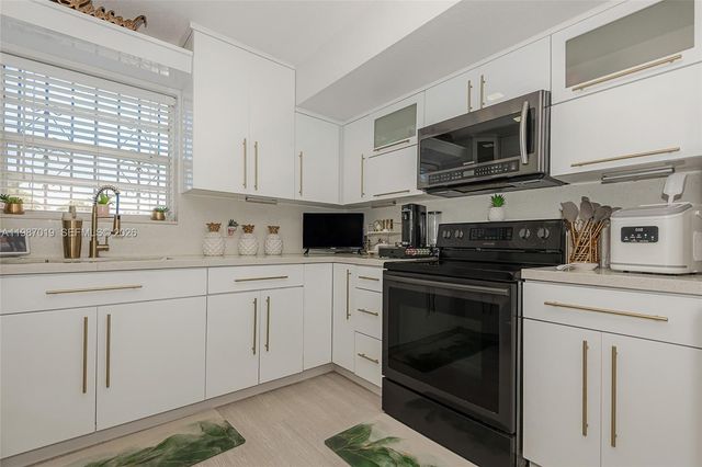 7171 Sheridan St, Hollywood, FL 33024