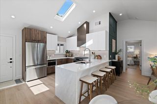 220 Lindbergh Street, San Mateo, CA 94401