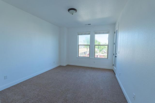 6120 N La Paz Avenue, Fresno, CA 93723