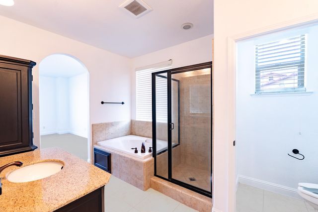 6120 N La Paz Avenue, Fresno, CA 93723