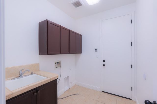 6120 N La Paz Avenue, Fresno, CA 93723