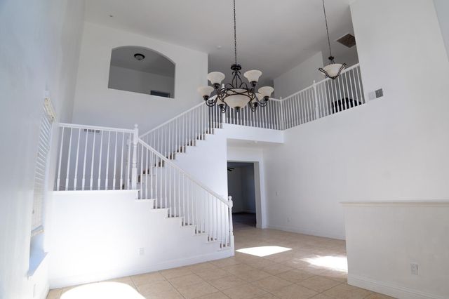 6120 N La Paz Avenue, Fresno, CA 93723