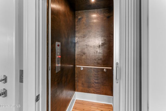 10 Shear Water Drive, Hilton Head Island, SC 29926