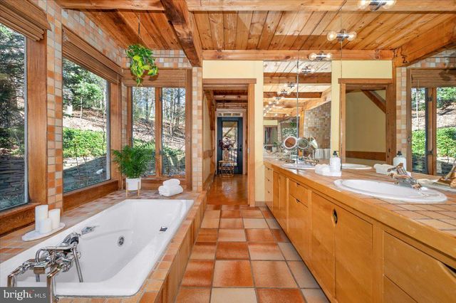 213 SHERWOOD RD, Cockeysville, MD 21030