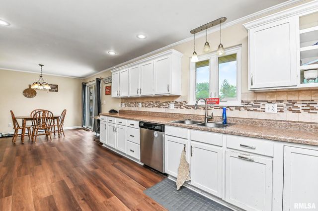 470 E FERNWOOD Street, Morton, IL 61550