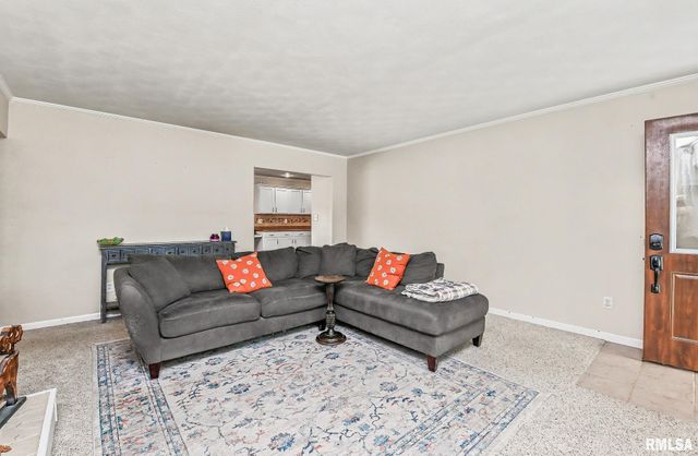 470 E FERNWOOD Street, Morton, IL 61550