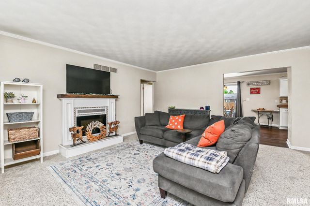 470 E FERNWOOD Street, Morton, IL 61550