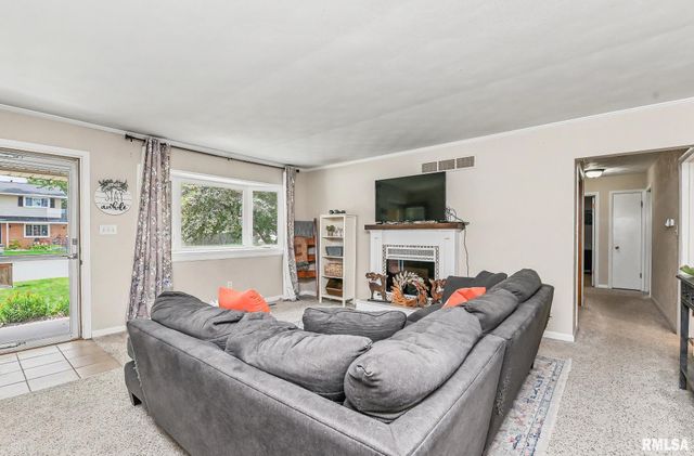 470 E FERNWOOD Street, Morton, IL 61550