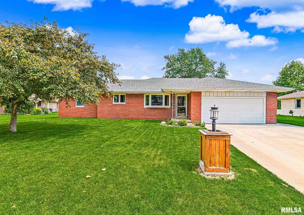 470 E FERNWOOD Street, Morton, IL 61550