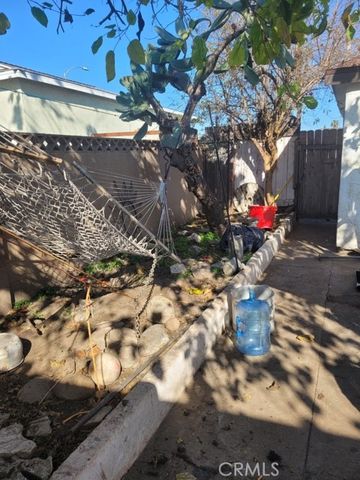 561 Upland, San Pedro (los Angeles), CA 90731