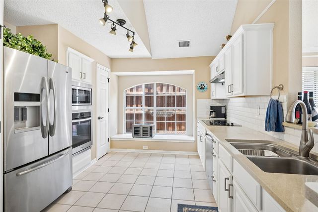 14592 Princeton Court, Addison, TX 75001