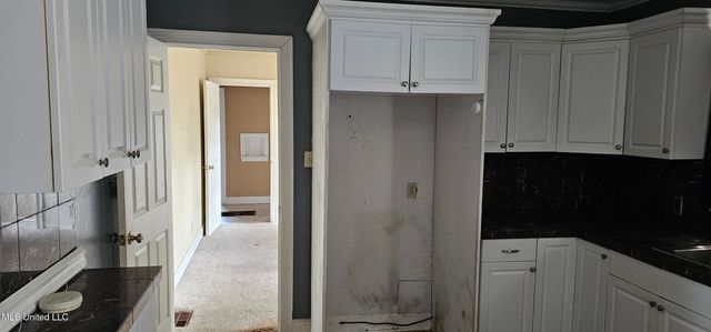 1063 Voorhees Avenue, Jackson, MS 39209