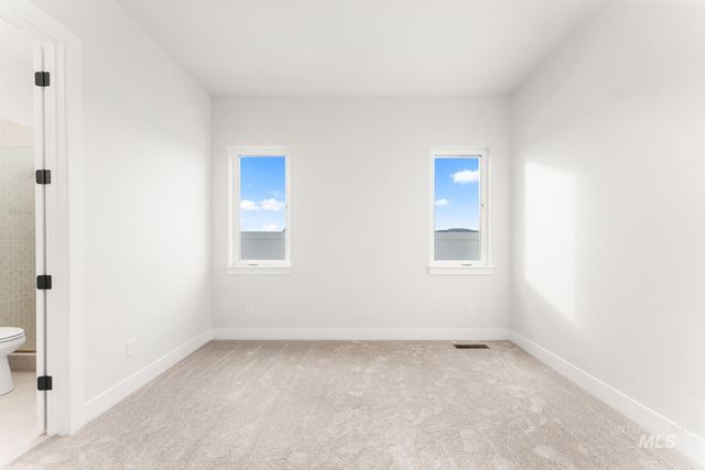 7535 W Diamond Lake Dr, Boise, ID 83714