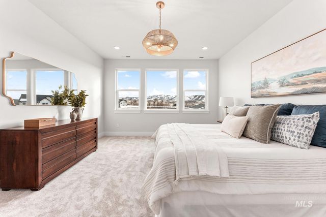 7535 W Diamond Lake Dr, Boise, ID 83714