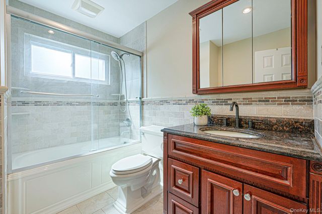 46 Sheldon Place, Commack, NY 11725