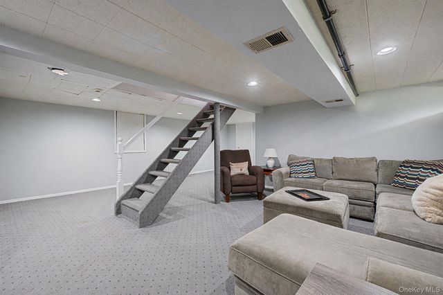 46 Sheldon Place, Commack, NY 11725