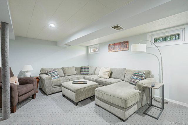 46 Sheldon Place, Commack, NY 11725