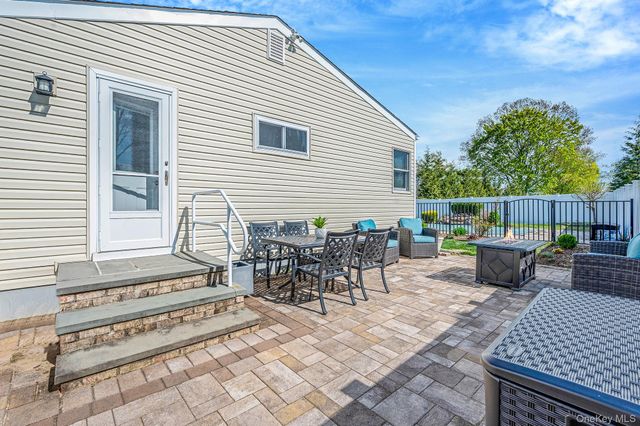 46 Sheldon Place, Commack, NY 11725