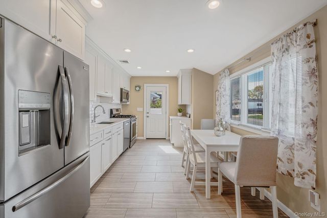 46 Sheldon Place, Commack, NY 11725