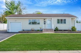 46 Sheldon Place, Commack, NY 11725