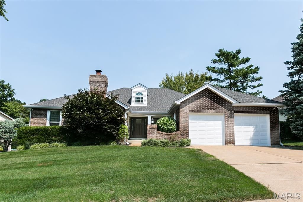 1923 York Ridge Court, Chesterfield, MO 63017