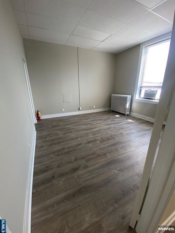 595 Broad Avenue 21 & 22, Ridgefield, NJ 07657