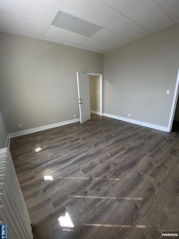 595 Broad Avenue 21 & 22, Ridgefield, NJ 07657