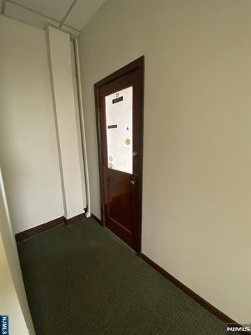 595 Broad Avenue 21 & 22, Ridgefield, NJ 07657