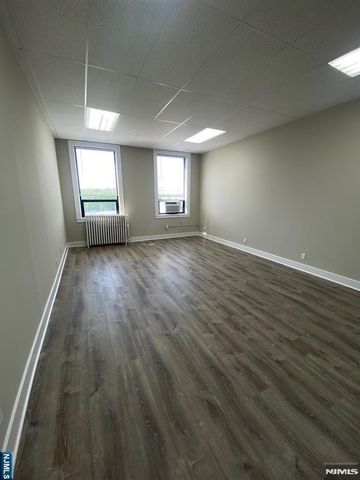 595 Broad Avenue 21 & 22, Ridgefield, NJ 07657