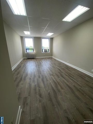 595 Broad Avenue 21 & 22, Ridgefield, NJ 07657