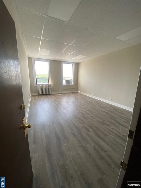 595 Broad Avenue 21 & 22, Ridgefield, NJ 07657